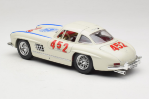 Mercedes 300SL #452 Mille Miglia 1955 Blanc Bburago 1:18 3015-M2 Métal Moulé — image 7 sur 8