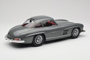 Mercedes 300SL W198 Gullwing Graphite Grey Norev 1:12 123852 Métal Moulé — image 2 sur 6