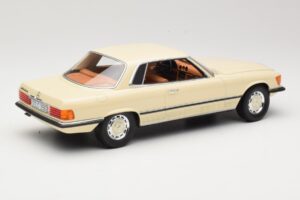 Mercedes 350 SLC C107 Blanc Cult Models 1:18 CML049-1 Métal Moulé — image 2 sur 6