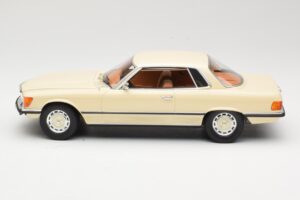 Mercedes 350 SLC C107 Blanc Cult Models 1:18 CML049-1 Métal Moulé — image 3 sur 6