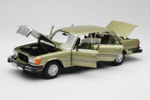 Mercedes 450 SEL W116 J.R. Ewing Dallas Vert Argenté Norev 1:18 183975 Métal Moulé — image 3 sur 8