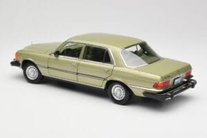 Mercedes 450 SEL W116 J.R. Ewing Dallas Vert Argenté Norev 1:18 183975 Métal Moulé — image 6 sur 8