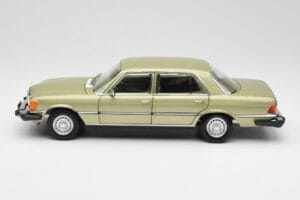 Mercedes 450 SEL W116 J.R. Ewing Dallas Vert Argenté Norev 1:18 183975 Métal Moulé — image 7 sur 8