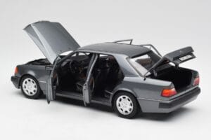 Mercedes 500 E W124 Pearl Gris Norev 1:18 183946 Métal Moulé — image 5 sur 8
