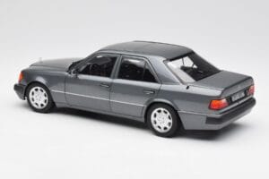 Mercedes 500 E W124 Pearl Gris Norev 1:18 183946 Métal Moulé — image 7 sur 8