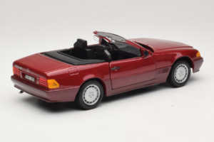 Mercedes 500 SL R129 Rouge Foncé Revell 1:18 8801 Métal Moulé — image 3 sur 8