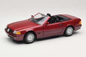 Mercedes 500 SL R129 Rouge Foncé Revell 1:18 8801 Métal Moulé