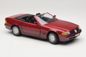 Mercedes 500 SL R129 Rouge Foncé Revell 1:18 8801 Métal Moulé — image 6 sur 8