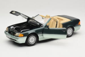 Mercedes 500 SL R129 Vert Argenté Revell 1:18 8802 Métal Moulé — image 2 sur 8
