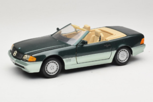 Mercedes 500 SL R129 Vert Argenté Revell 1:18 8802 Métal Moulé