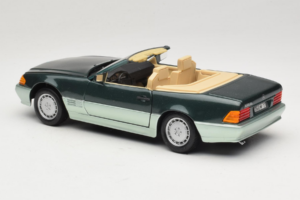 Mercedes 500 SL R129 Vert Argenté Revell 1:18 8802 Métal Moulé — image 7 sur 8