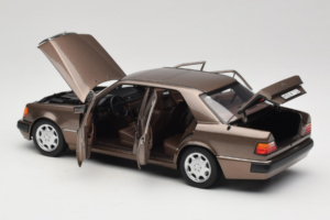 Mercedes 500E W124 Impala Metallic Norev 1:18 183954 Métal Moulé — image 5 sur 8