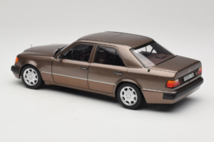 Mercedes 500E W124 Impala Metallic Norev 1:18 183954 Métal Moulé — image 7 sur 8