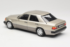 Mercedes 500E W124 Smoke Silver Édition Concessionnaire Norev 1:18 B66040724 Métal Moulé — image 7 sur 8
