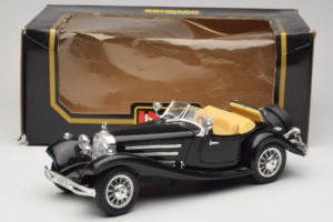 Mercedes 500K Roadster Noir Bburago 1:18 3020-P2 Métal Moulé — image 8 sur 8
