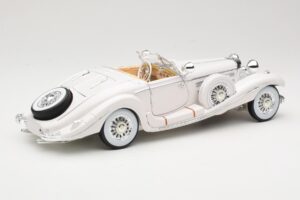 Mercedes 500K Special Roadster Blanc Premiere Edition Maisto 1:18 536055 Métal Moulé — image 3 sur 8
