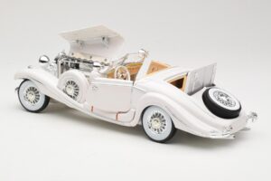 Mercedes 500K Special Roadster Blanc Premiere Edition Maisto 1:18 536055 Métal Moulé — image 5 sur 8