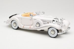 Mercedes 500K Special Roadster Blanc Premiere Edition Maisto 1:18 536055 Métal Moulé — image 6 sur 8