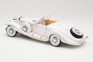Mercedes 500K Special Roadster Blanc Premiere Edition Maisto 1:18 536055 Métal Moulé — image 7 sur 8
