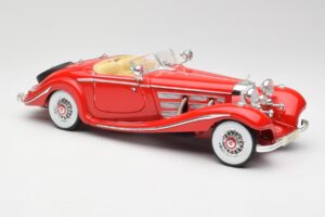 Mercedes 500K Special Roadster Rouge Maisto 1:18 56058 Métal Moulé — image 6 sur 8