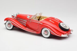 Mercedes 500K Special Roadster Rouge Maisto 1:18 56058 Métal Moulé — image 7 sur 8