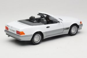 Mercedes 500 SL R129 Blanc Roadtough 1:18 92048 Métal Moulé — image 3 sur 8