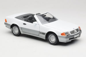 Mercedes 500 SL R129 Blanc Roadtough 1:18 92048 Métal Moulé — image 6 sur 8
