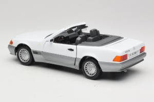 Mercedes 500 SL R129 Blanc Roadtough 1:18 92048 Métal Moulé — image 7 sur 8