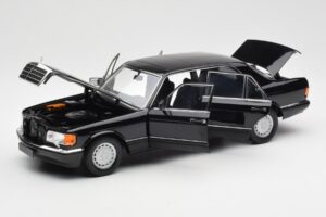 Mercedes 560 SEL W126 Noir Édition Concessionnaire Norev 1:18 B66040599 Métal Moulé — image 2 sur 8