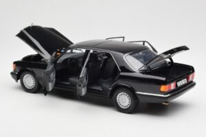 Mercedes 560 SEL W126 Noir Édition Concessionnaire Norev 1:18 B66040599 Métal Moulé — image 5 sur 8