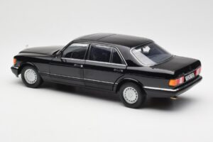 Mercedes 560 SEL W126 Noir Édition Concessionnaire Norev 1:18 B66040599 Métal Moulé — image 7 sur 8