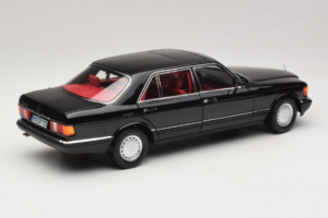 Mercedes 560 SEL W126 Noir Avec Intérieur Rouge Norev 1:18 183788 Métal Moulé — image 5 sur 8