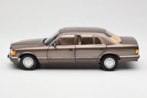 Mercedes 560 SEL W126 Impala Marron Édition Concessionnaire Norev 1:18 B66040646 Métal Moulé — image 4 sur 8