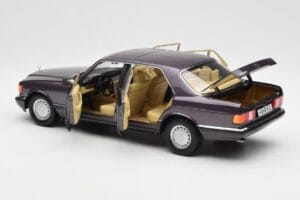 Mercedes 560 SEL W126 Violet Metallic Norev 1:18 183544 Métal Moulé — image 5 sur 8