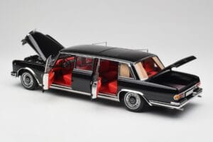 Mercedes 600 Pullman W100 Noir NZG 1:18 1071/50 Métal Moulé — image 5 sur 8