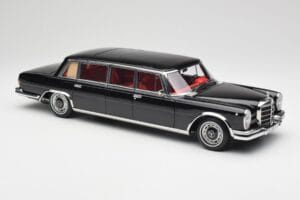 Mercedes 600 Pullman W100 Noir NZG 1:18 1071/50 Métal Moulé — image 6 sur 8