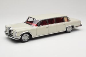 Mercedes 600 Pullman W100 Gris Clair NZG 1:18 B66040708 Métal Moulé