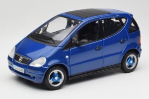Mercedes A-Class W168 Bleu Foncé Maisto 1:18 B66005219 Métal Moulé