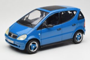 Mercedes A-Class W168 Bleu Clair Maisto 1:18 37800-M5 Métal Moulé