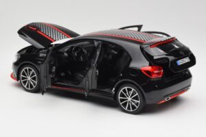Mercedes A-Class W176 AMG Noir Norev 1:18 183596 Métal Moulé — image 5 sur 8