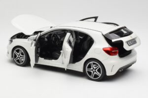 Mercedes A-Class W176 Cirrus Blanc Norev 1:18 B66960126 Métal Moulé — image 5 sur 8
