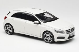 Mercedes A-Class W176 Cirrus Blanc Norev 1:18 B66960126 Métal Moulé — image 6 sur 8
