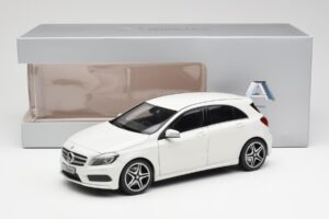 Mercedes A-Class W176 Cirrus Blanc Norev 1:18 B66960126 Métal Moulé — image 8 sur 8