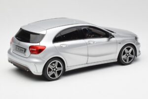 Mercedes A-Class W176 Polar Argent Norev 1:18 B66960139 Métal Moulé — image 3 sur 8