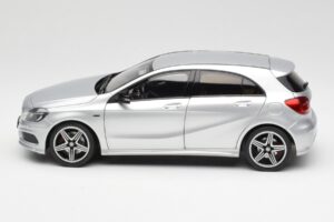 Mercedes A-Class W176 Polar Argent Norev 1:18 B66960139 Métal Moulé — image 4 sur 8