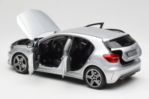 Mercedes A-Class W176 Polar Argent Norev 1:18 B66960139 Métal Moulé — image 5 sur 8
