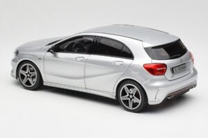 Mercedes A-Class W176 Polar Argent Norev 1:18 B66960139 Métal Moulé — image 7 sur 8