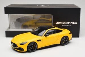 Mercedes AMG GT 43 C192 Turbo Sun Yellow NZG 1:18 B66960587 Métal Moulé — image 8 sur 8