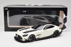 Mercedes AMG GT C190 Black Series Designo Diamond Blanc Metallic Minichamps 1:18 155032022 Métal Moulé — image 6 sur 6