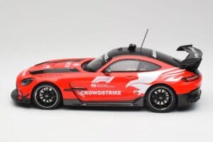 Mercedes AMG GT Black Series F1 Safety Car 2022 Minichamps 1:18 153032093 Métal Moulé — image 3 sur 6